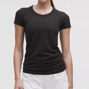 Lululemon swiftly Tech Short-Sleeve Shirt 2.0
Hip Length